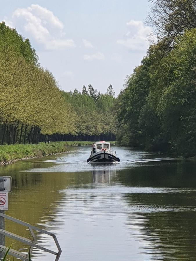 Aux Lits Du Canal Josselin Buitenkant foto